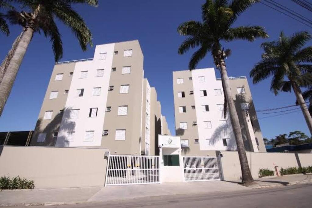 Apartamento em Ubatuba próximo à Praia Grande Exterior foto